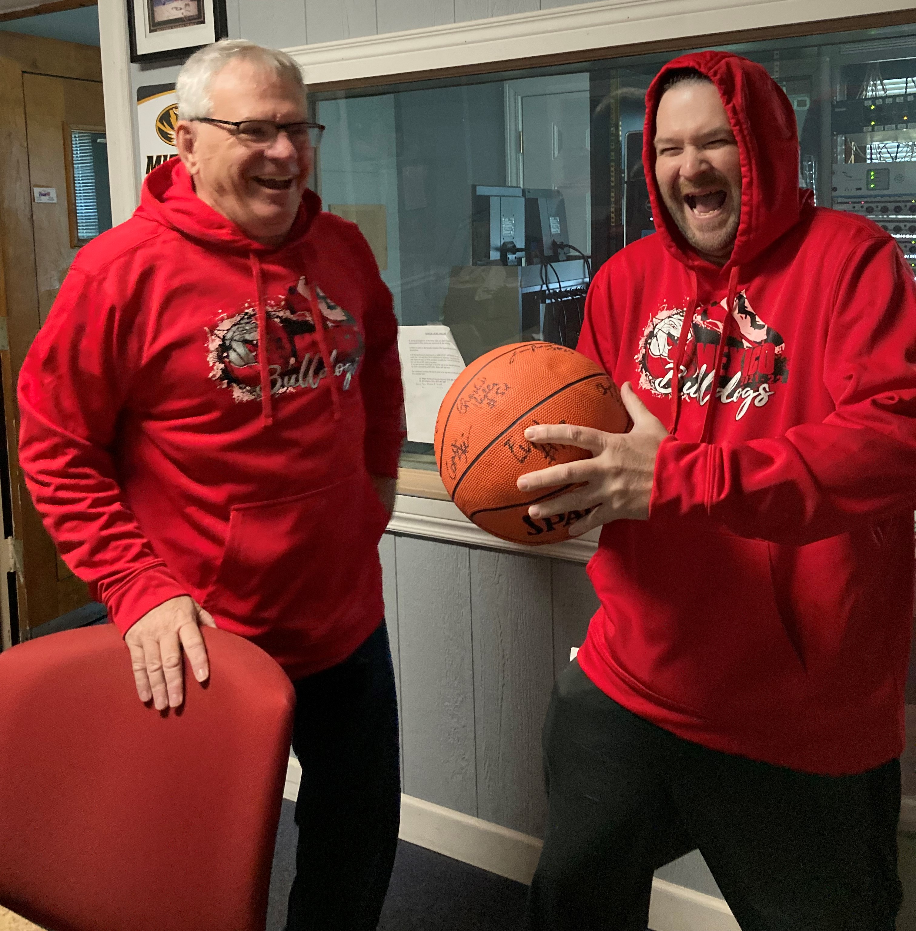 Mexico Boys And Girls Basketball Coaches Darren Pappas And Makenzie Mudd Preview 2023-2024 Season On AM 1340 KXEO Sports Talk Show The Buzzer Beater 11/18/2023