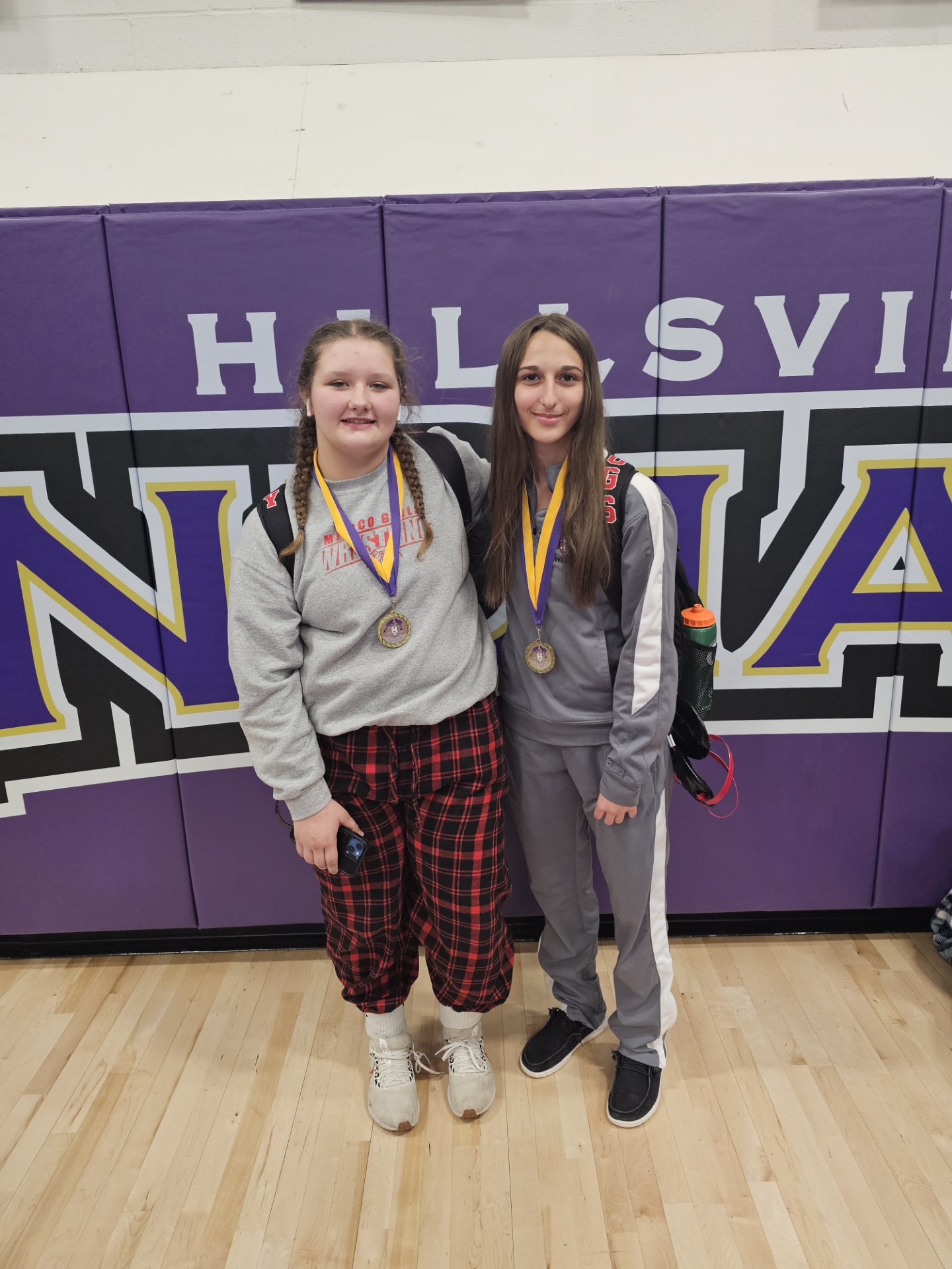 Two Mexico Lady Bulldogs Earn First Place Finishes At Hallsville Invitational