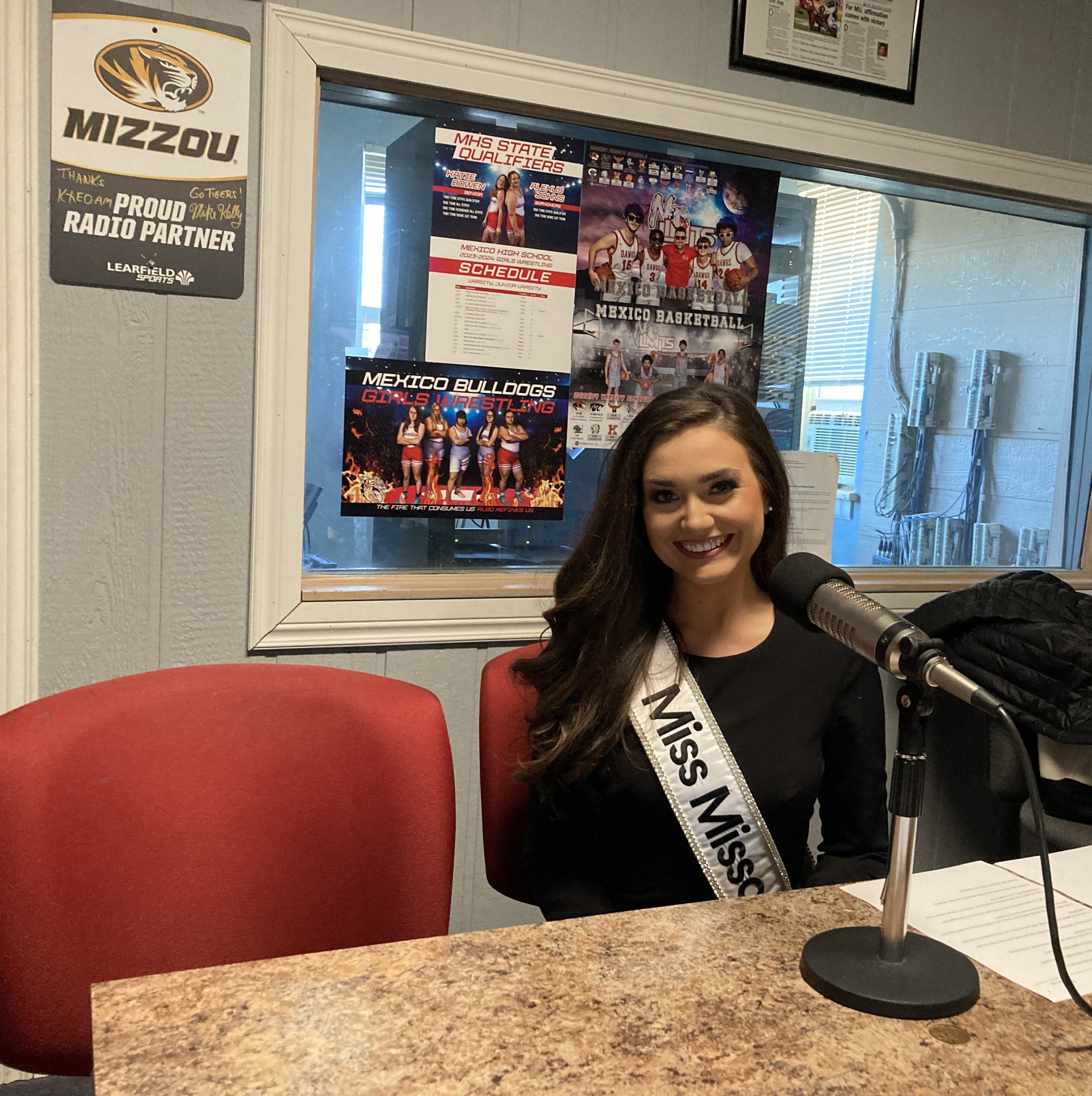 Miss Missouri Hayley Leach Joins AM 1340 KXEO Local Talk Show Meet The Community