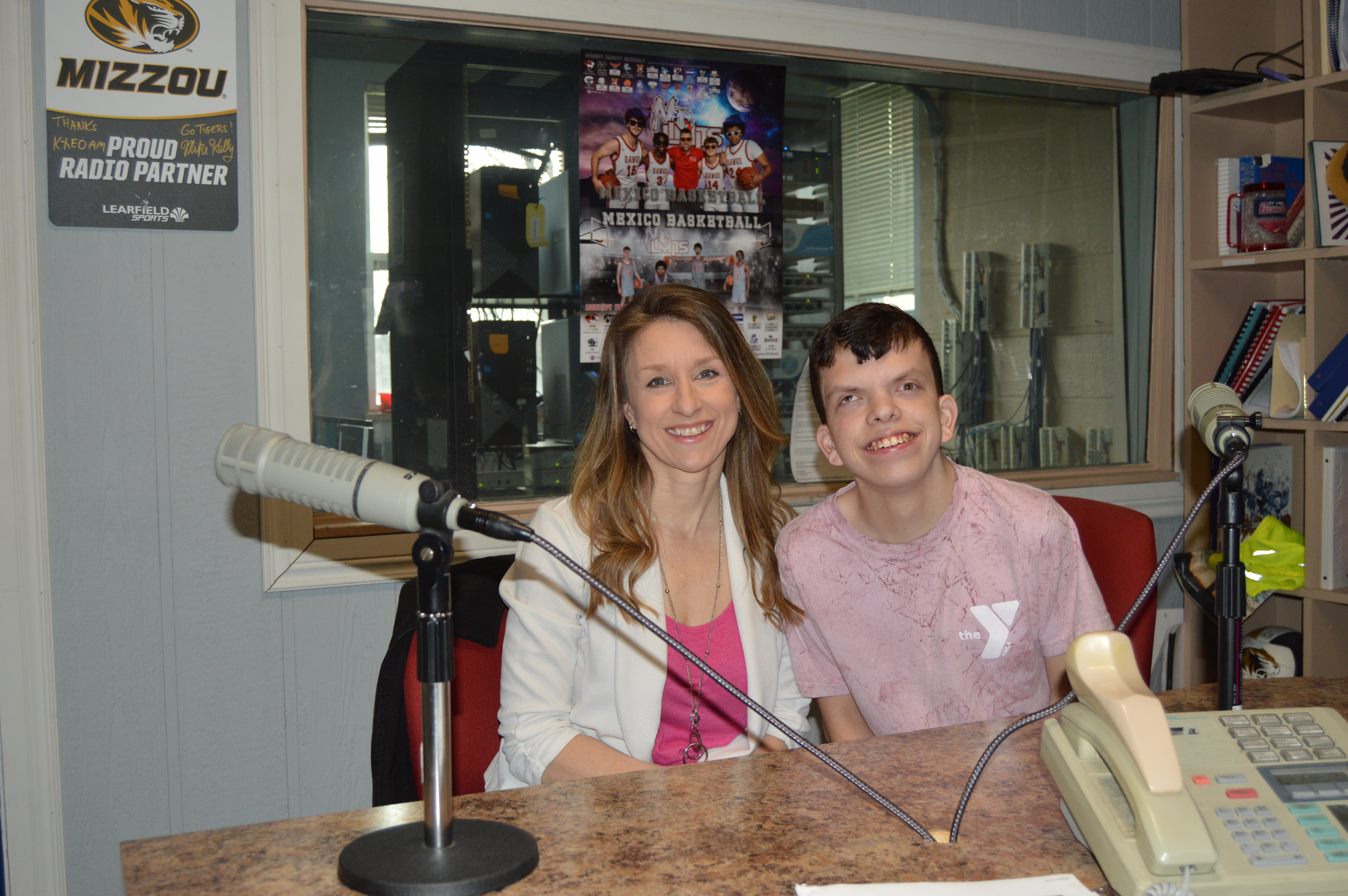 Samantha And B. Wilson Join AM 1340 KXEO Am I Awake Morning Show To Talk United Way Of Audrain County