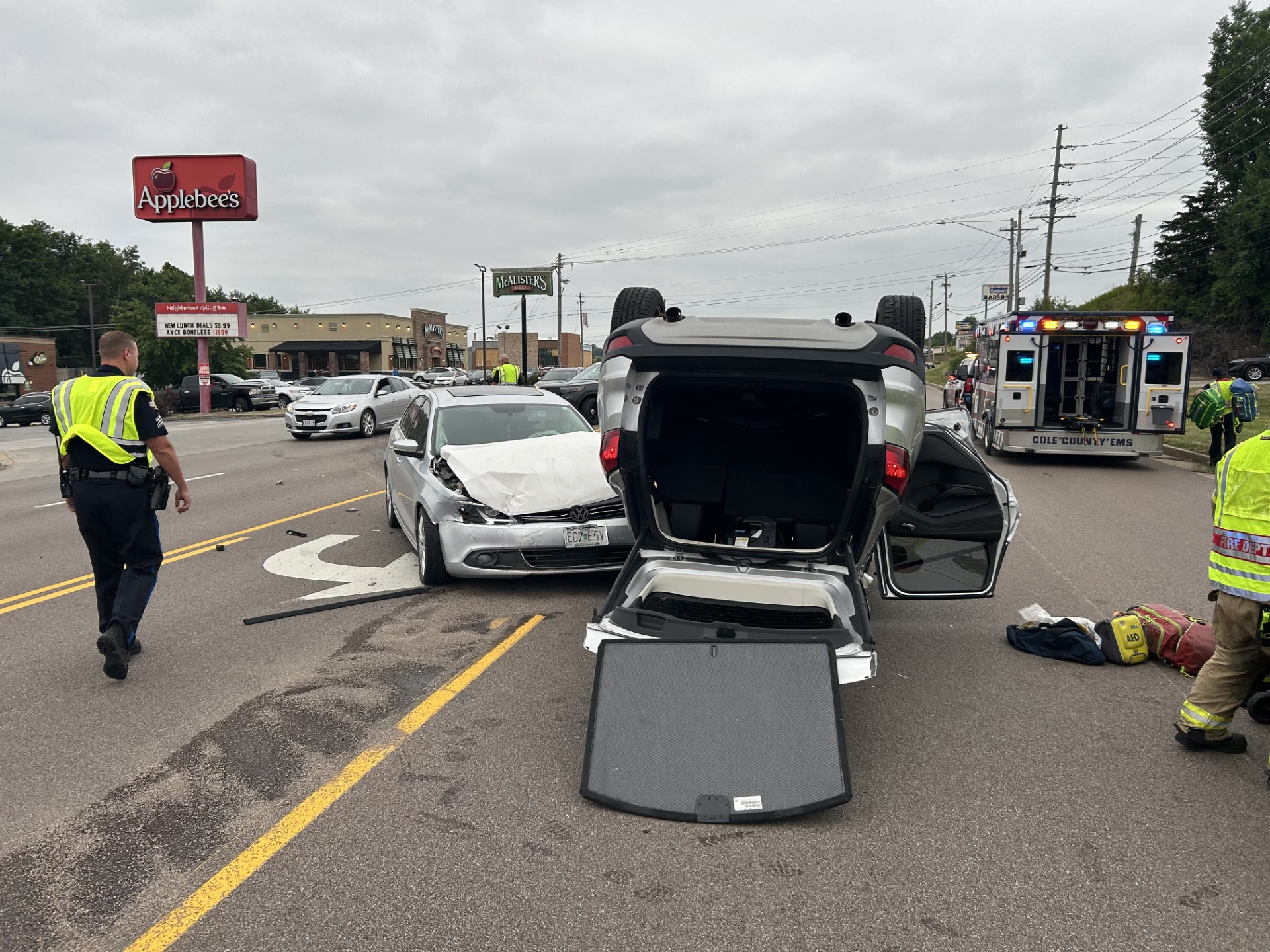 Jefferson City Crash Leaves Three People Injured