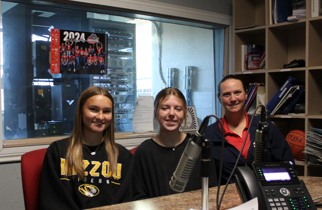 Lydia Hoyt, Callie Jennings And Stacey French From Audrain County R-VI FFA Recap National FFA Convention On AM 1340 KXEO Am I Awake Morning Show