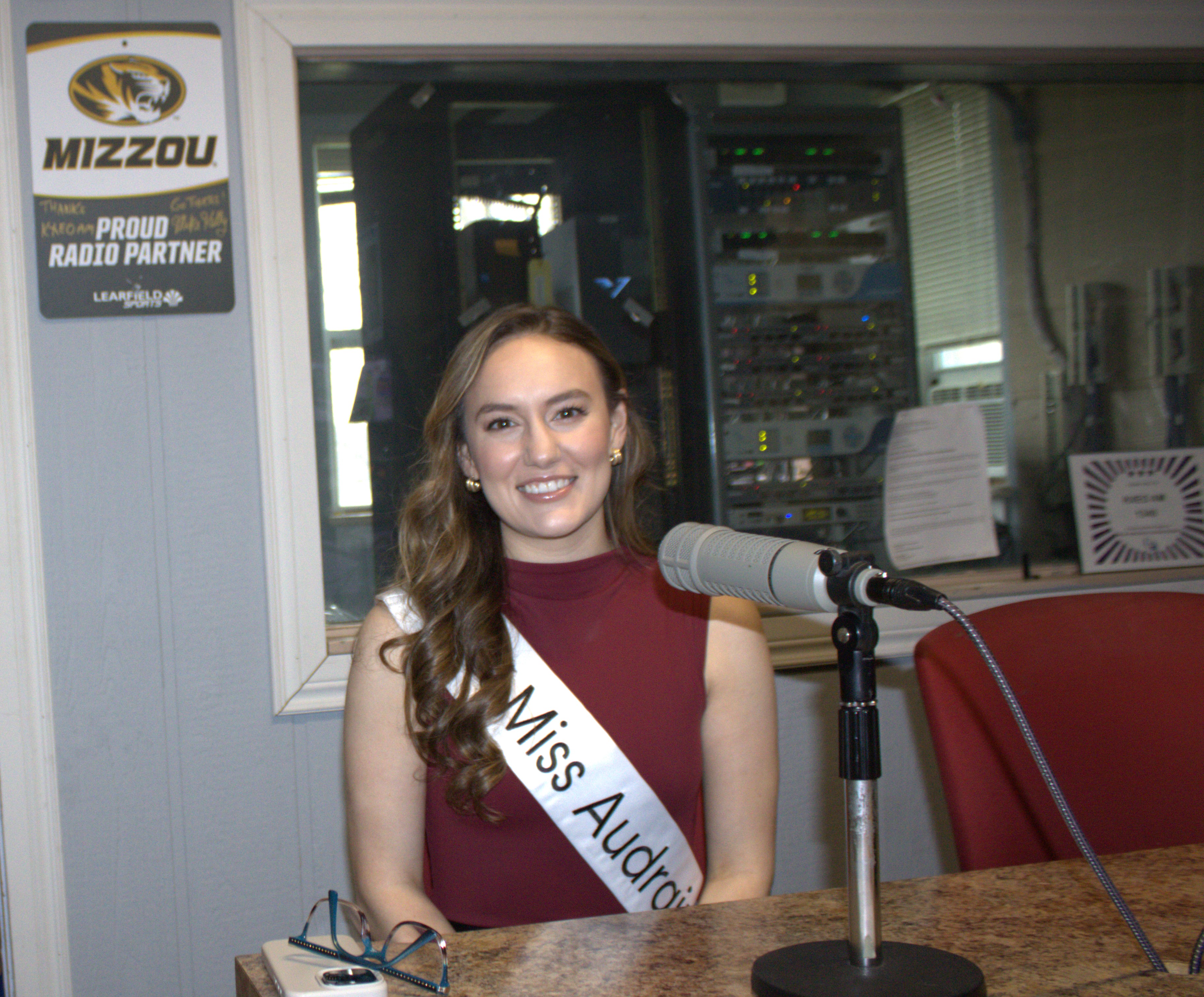 Miss Audrain Hallie Hebron Talks Trivia Night On AM 1340 KXEO Am I Awake Morning Show